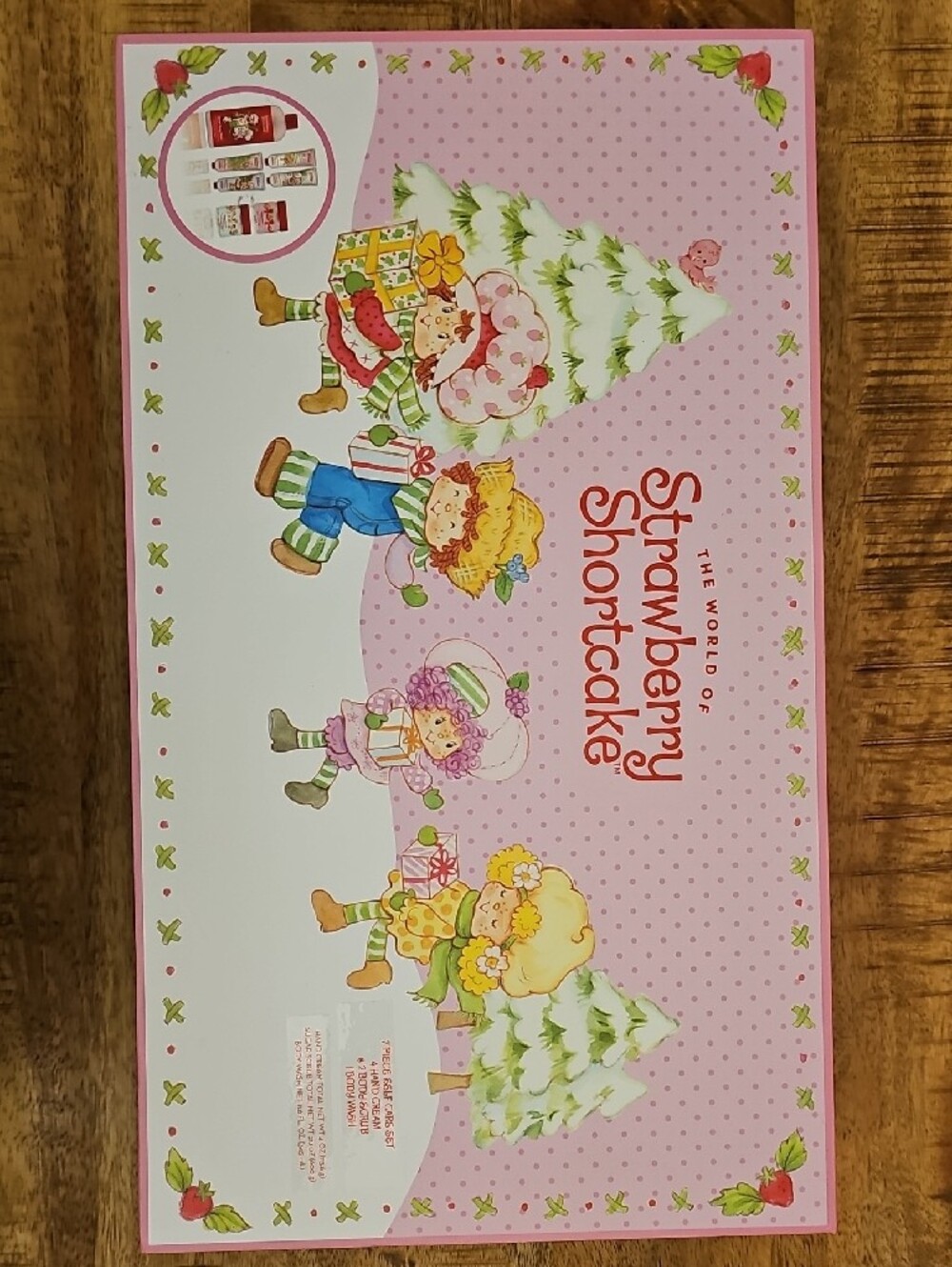 NEW Strawberry Shortcake Vintage Style Holiday 7-Piece Bath Gift Set - Picture 3 of 4